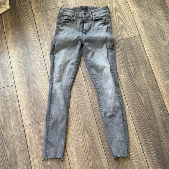 Mother Jeans The Looker Ankle Fray grey All Noghter 
Size 24 - Picture 1 of 8